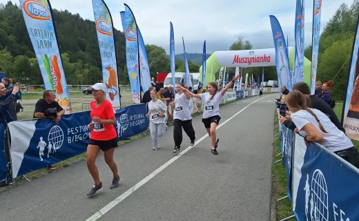Bieg na 1 km cieszył się wielkim zainteresowaniem na Festiwalu Biegowym w Piwnicznej - 70
